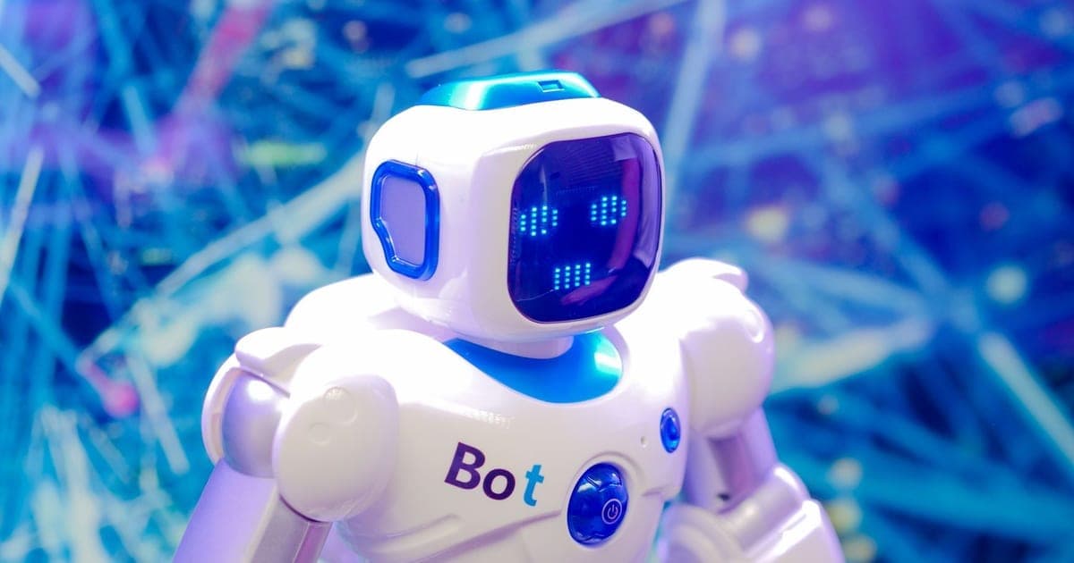 RAG vs AI Agents: When Retrieval Beats Autonomy